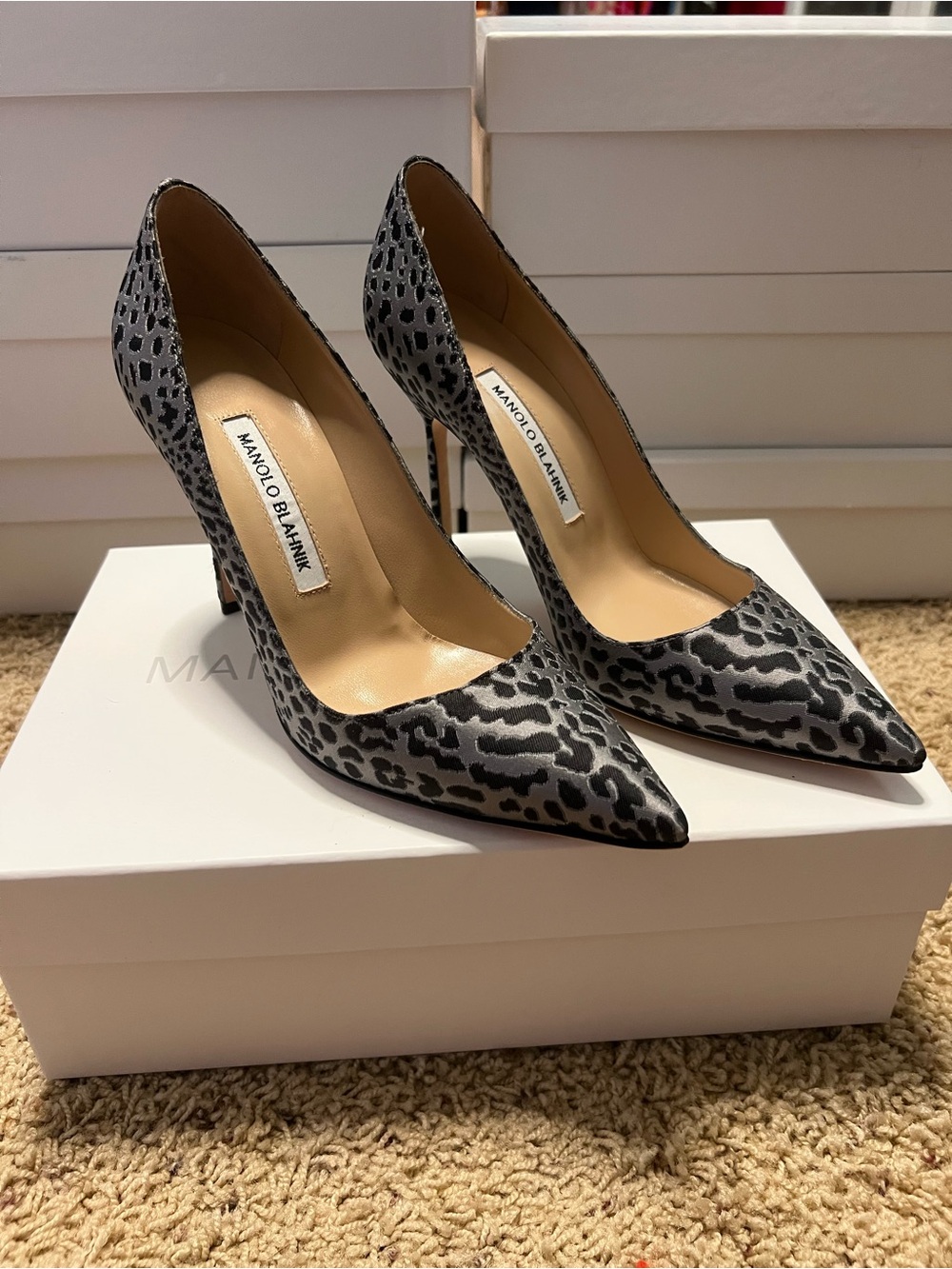 Manolo Blahnik Silver and Black Leopard-Print Satin Jacquard Pumps